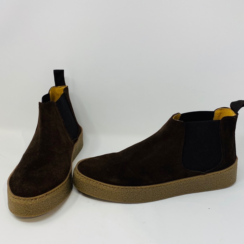 BARNEYS NEW YORK**Brown Suede Booties US 8